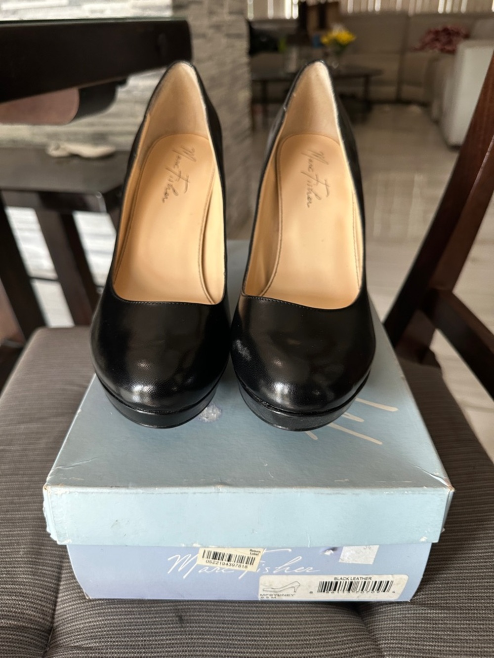 Marc Fisher Black Leather Round-Toe Pumps size 9.5